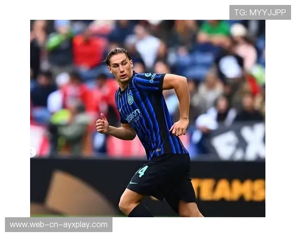 国际米兰进攻展开,劳塔罗站位精准 国际米兰进攻展开,劳塔罗站位精准